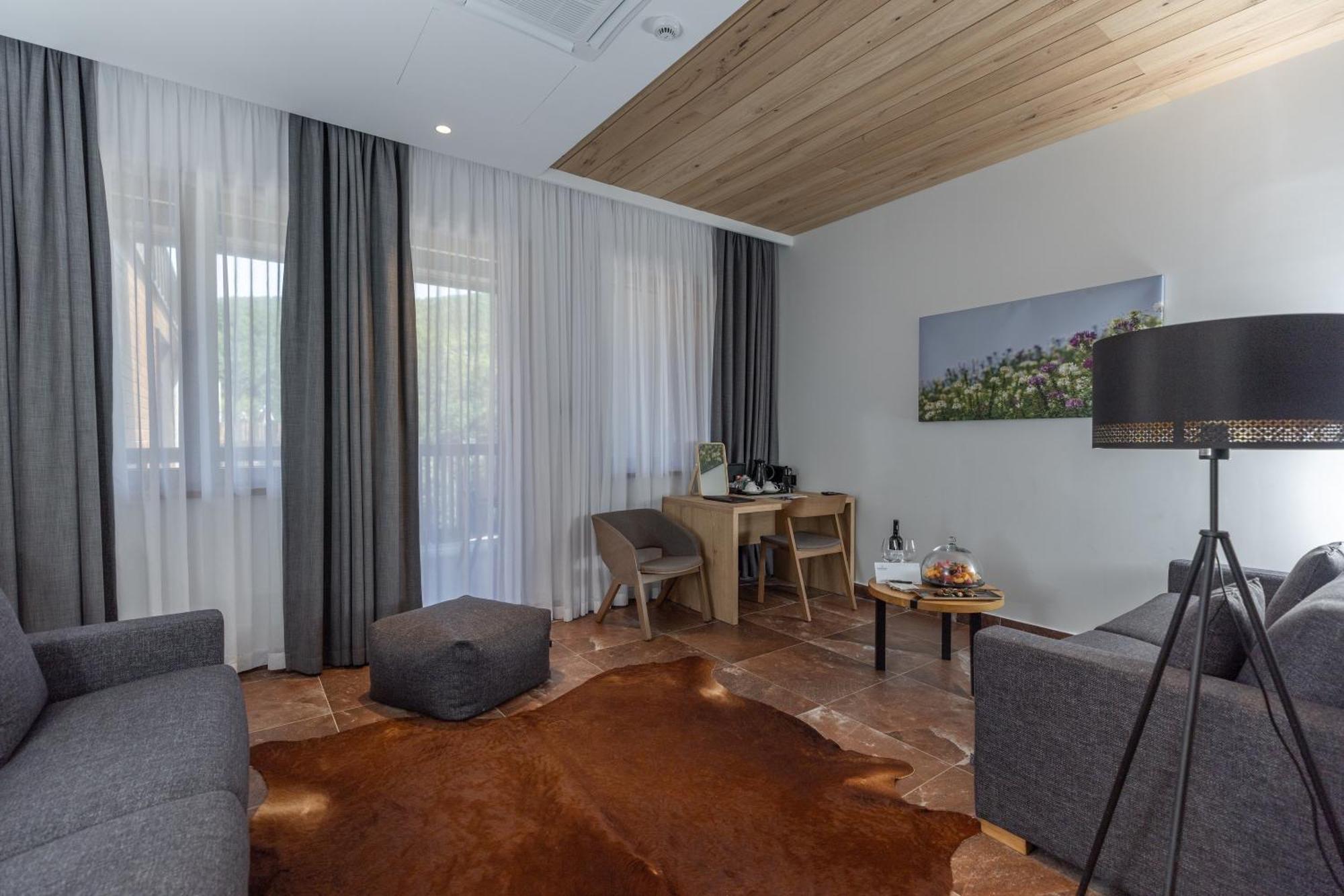 Hotel Ramonda Boljevac ภายนอก รูปภาพ